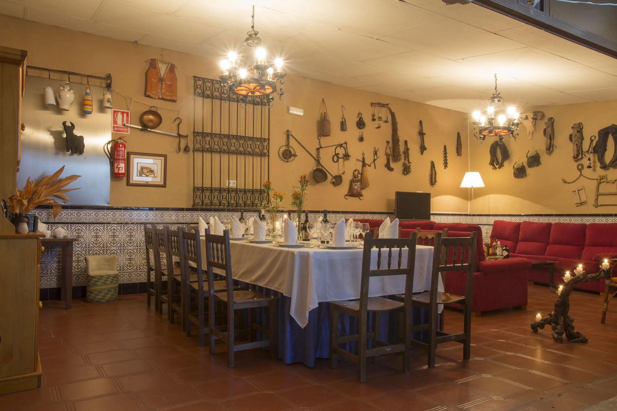 Hotel San Juan Miguelturra ภายนอก รูปภาพ